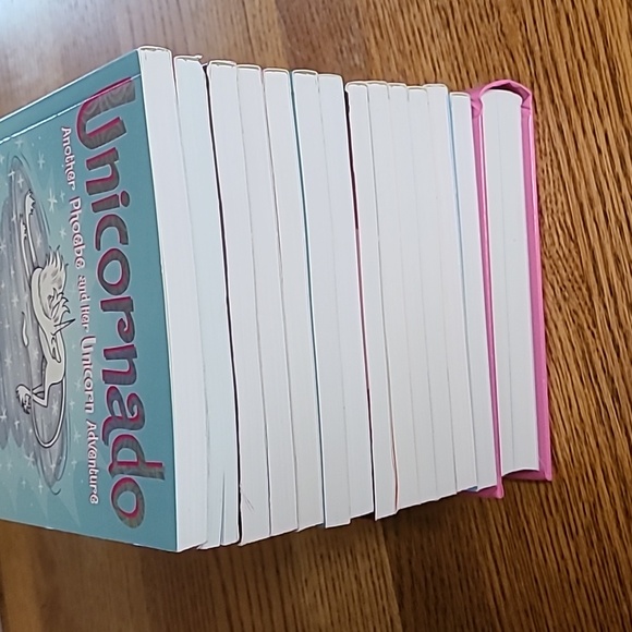 Phoebe and Her Unicorn Adventure Books, bundle 14 books, by Dana Simpson - Picture 6 of 16